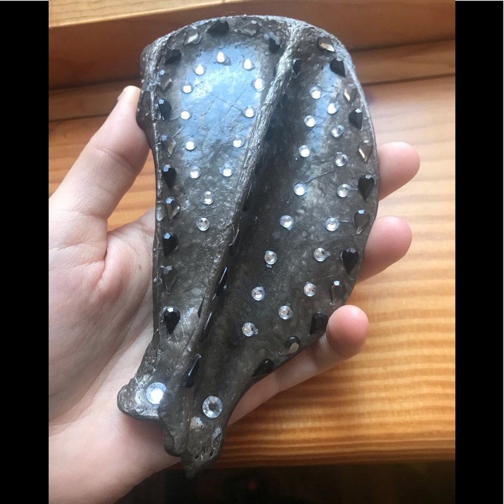 Jeweled scapula bone - Picture 2 of 3